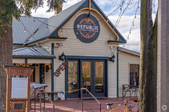 Republic Kitchen + Taphouse
