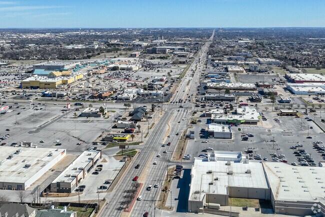 Woodlands neighborhood sits along either side of the 71st Street shopping corridor near Memorial.