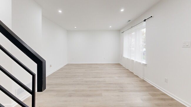 10 Maple Dr, Conshohocken, PA 19428 - photo 2