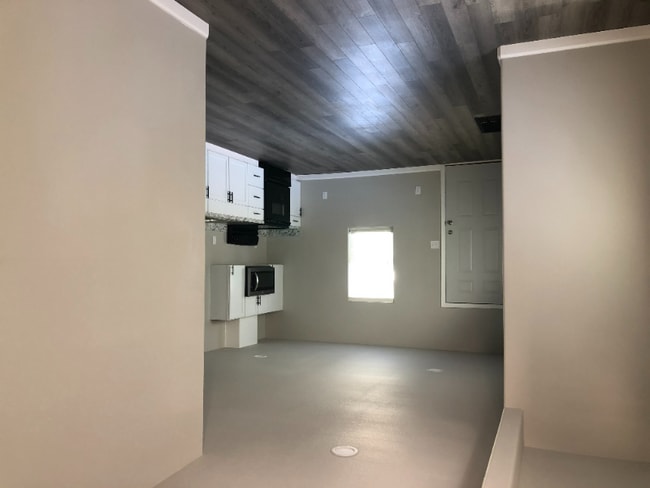 751 S 9th St, Salina, KS 67401 - photo 3