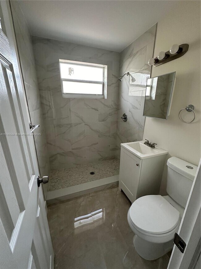 611 N 69th Way, Hollywood, FL 33024 - photo 7