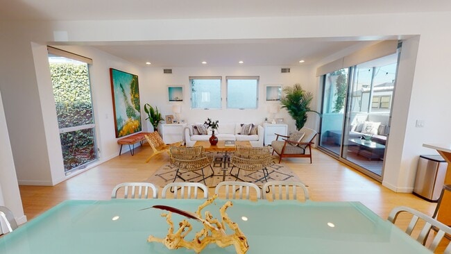 1410 Pacific Ave, Venice, CA 90291 - photo 2