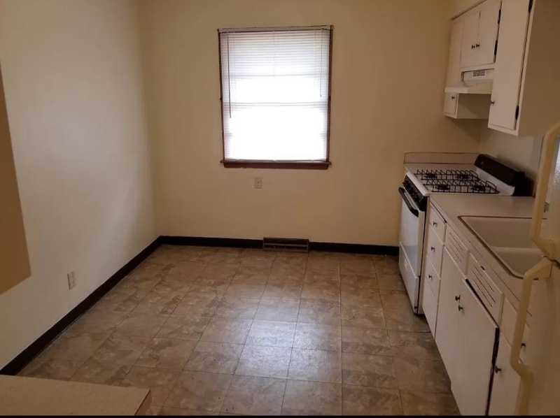 2223-2223 7th Ave unit 1, Rockford, IL 61104 - photo 1