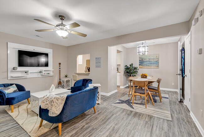 403 71st Ave N unit 11 Stay 12mos plus, Myrtle Beach, SC 29572 - photo 5