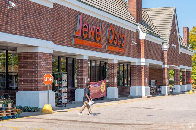 Sleepy Hollow residents can do all their grocery shopping at the local Jewel Osco.