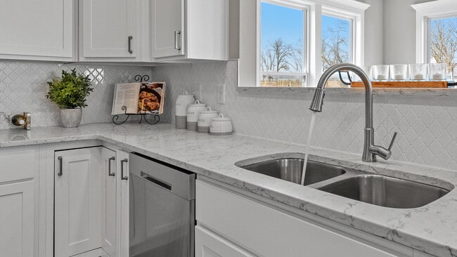 2705 Parkerridge Dr unit 36469185, Independence, KY 41051 - photo 2