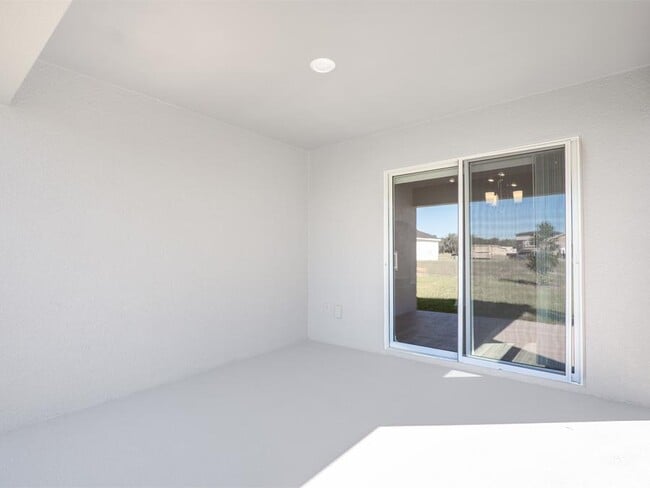 1315 Mottled Duck Ln, Lakeland, FL 33811 - photo 5