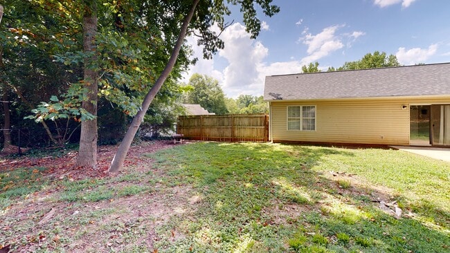 522 Klondike Ln, Charlotte, NC 28216 - photo 2