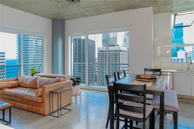 133 NE 2nd Ave unit 2312, Miami, FL 33132 - photo 6