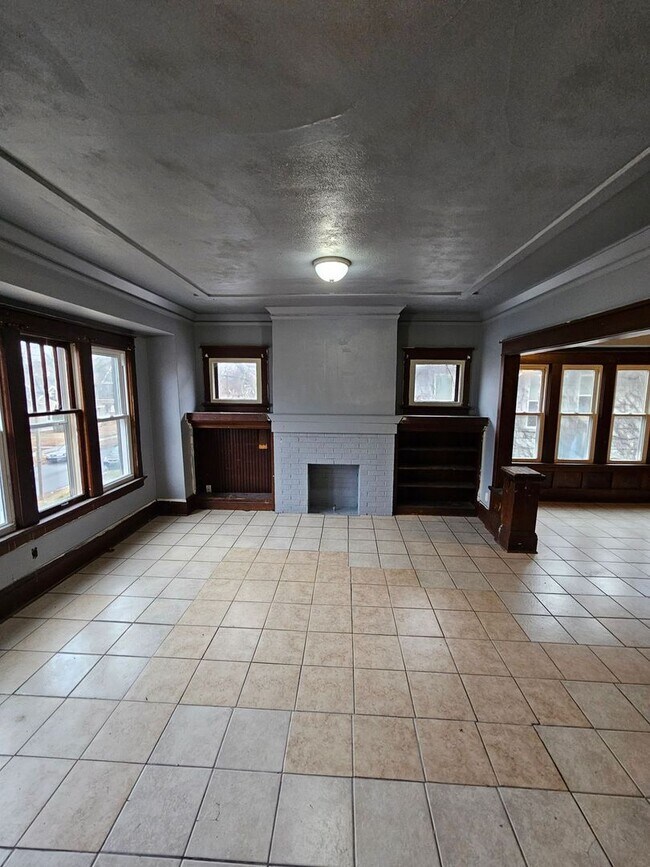 3045-3047-3047 N 39th St Unit 3047 (Upper), Milwaukee, WI 53210