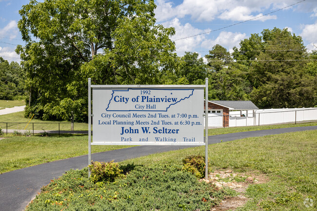 Plainview is nestled in the Appalachian foothills and embodies a charming East Tennessee town.