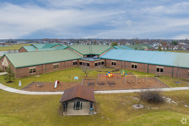 Deer Ridge Elementary School teaches grades K-5.