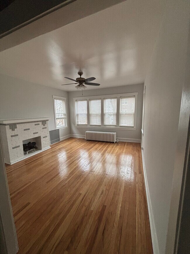 4028 W Crystal St unit 2, Chicago, IL 60651 - photo 4