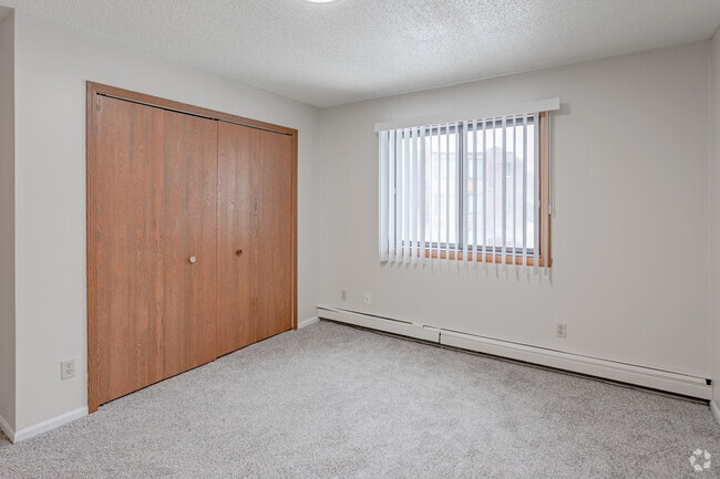 Southview Greens, Inver Grove Heights, MN 55077 - photo 6