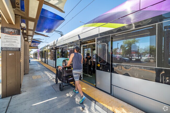 Experience hassle-free transportation in and around Reed Park with public transit.