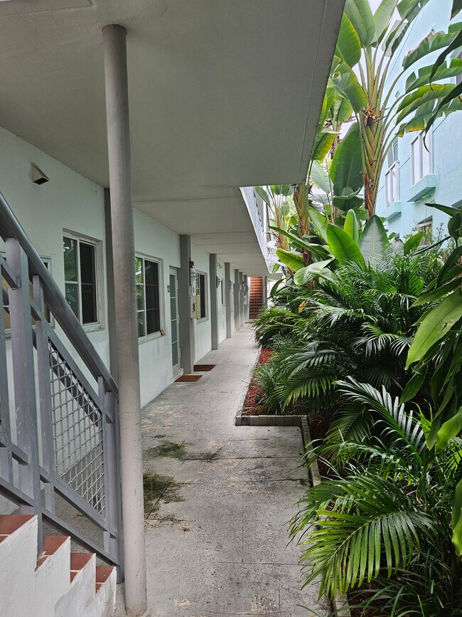 6905 Bay Dr unit 16, Miami Beach, FL 33141 - photo 7