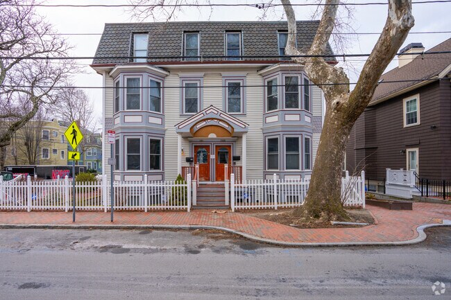 Many homes in Camrbidgeport have Mansard-style roofs.