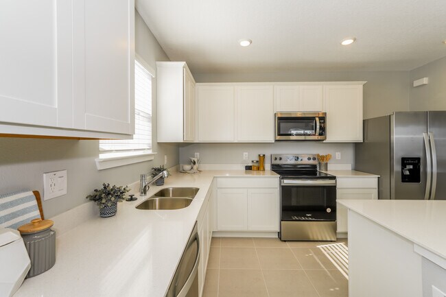 Caldera, Spring Hill, FL 34609 - photo 3