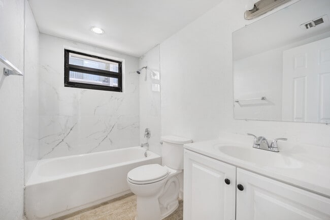 Three Kings on 135th, North Miami, FL 33161 - photo 3