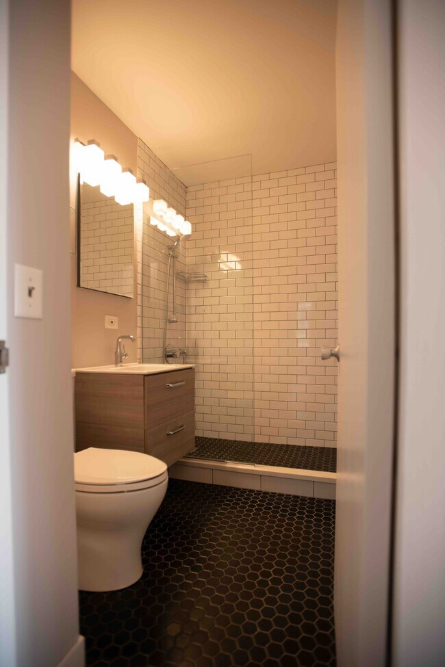 The Wellington unit 10B, Chicago, IL 60657 - photo 7