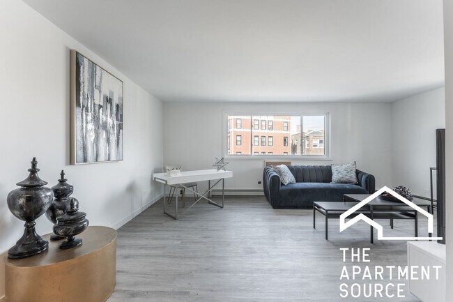 7619 N Sheridan Rd unit 3A, Chicago, IL 60626 - photo 3