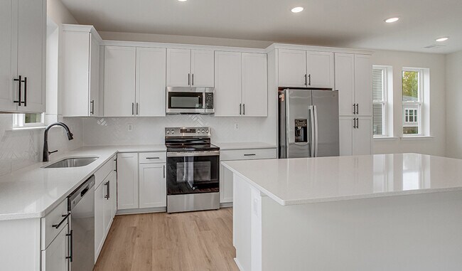 35683 Aspen Way, Lake of the Woods, VA 22508 - photo 5