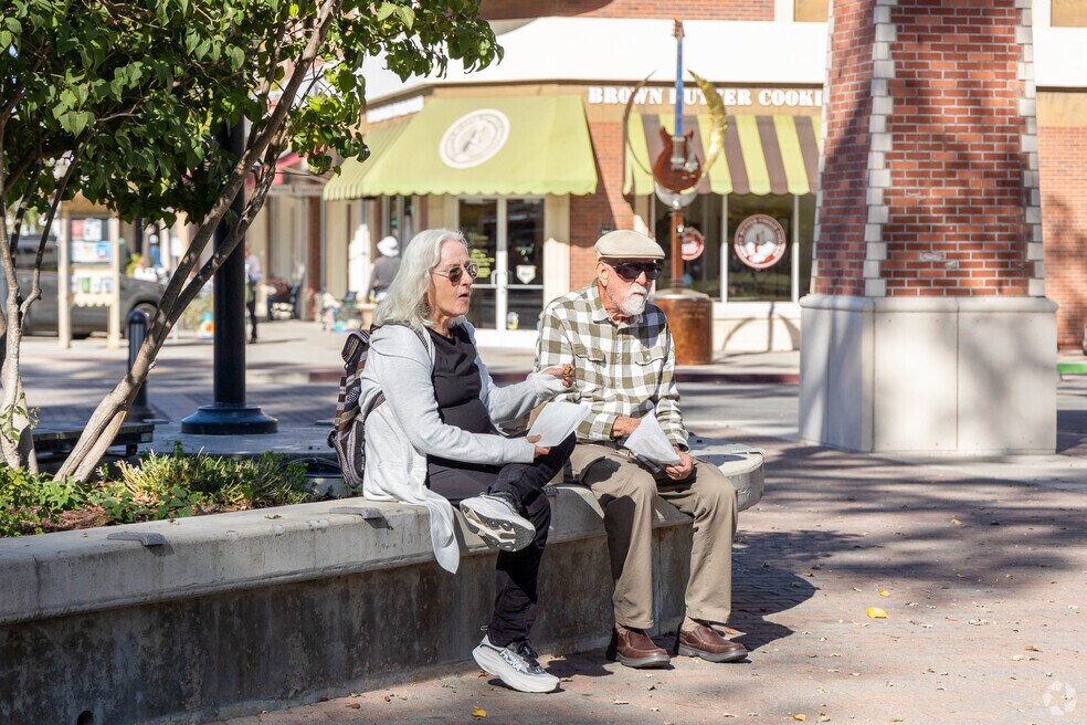 NH_WhitleyGardens_554720_P2_V1_DC_12272024