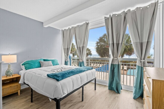 1402 N Ocean Blvd, Myrtle Beach, SC 29577 - photo 7