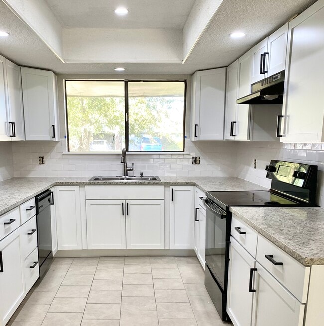 305 W Quantico St, Broken Arrow, OK 74011 - photo 3