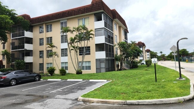 4156 Inverrary Dr, Lauderhill, FL 33319 - photo 2