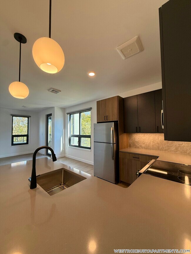 199 Gardner St Unit 306, Boston, MA 02132