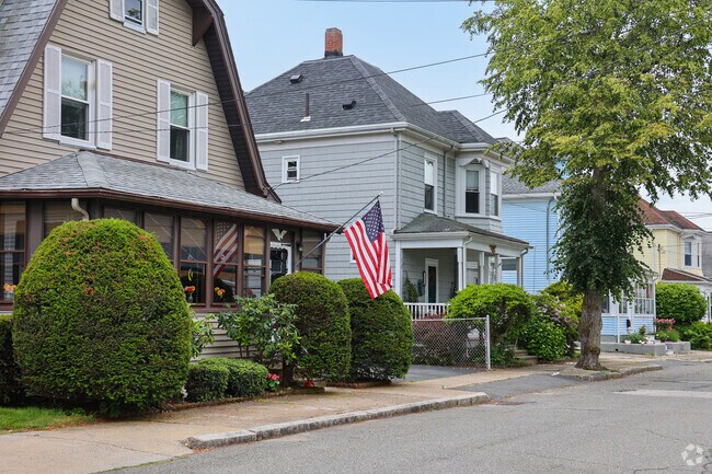 The streets of Gloucester Crossing are lined with a diverse array of architectural styles, showcasing everything from classic New England homes to more modern designs that reflect the neighborhood’s evolving character.