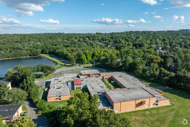 Memorial Middle School in Fair Lawn, NJ, prepares students for a successful future.