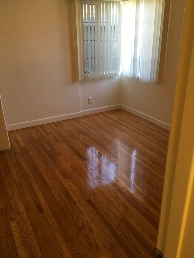 601 W Foothill Blvd unit B, Monrovia, CA 91016 - photo 5