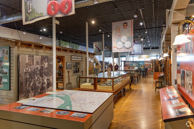 Muscatine is proud of its heritage, and features the comprehensive Pearl Button Museum.