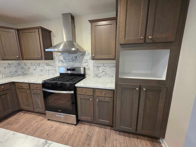 3681 Hawthorne St, Village of Clarkston, MI 48348 - photo 6