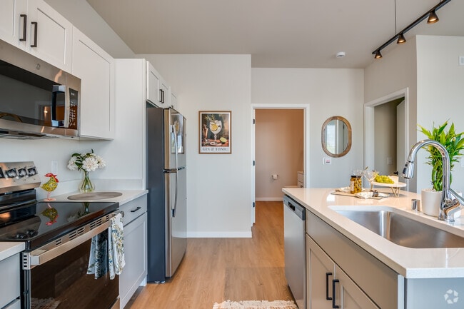 1BR, 1BA - 762SF - Kitchen