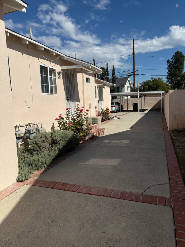 5618 Riverton Ave unit Center Unit, North Hollywood, CA 91601 - photo 3