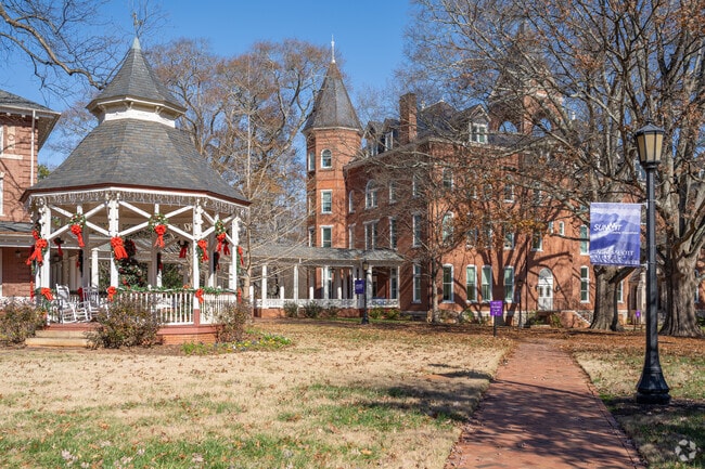 The community of College Heights centers around the campus of Agnes Scott College