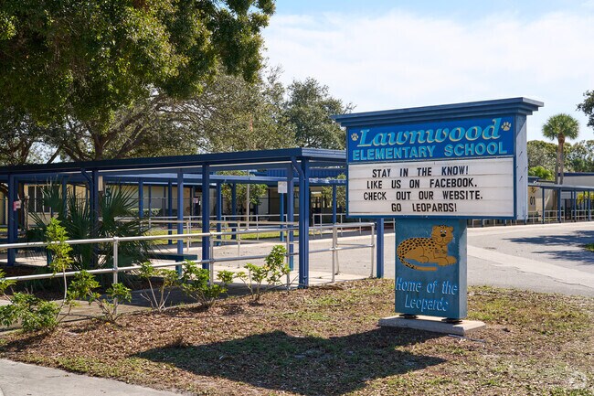 Fort Pierce Lawnwood Elementary offers a full-time gifted program to eligible students.