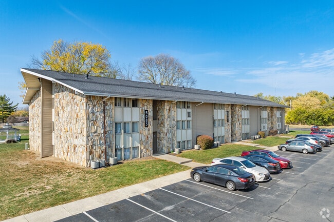 Townhomes are available for rent in Pine Hills.