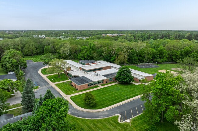 A looping drive makes pickups and drop-offs at Patterson Intermediate Learning Center easy.