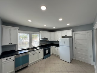 9 Division St Unit 1, Groton, CT 06340