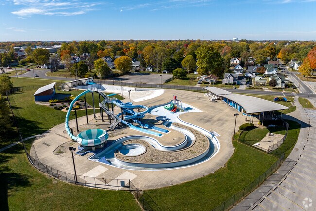 The Marion Splash House is centrally located, making it easy to access.