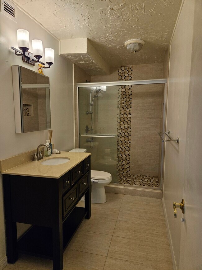 Imperial Towers North unit 947, Hallandale Beach, FL 33009 - photo 5