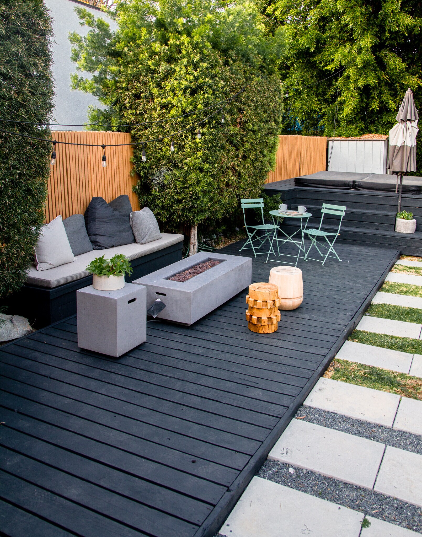 11049 Blix St, North Hollywood, CA 91602 - photo 1