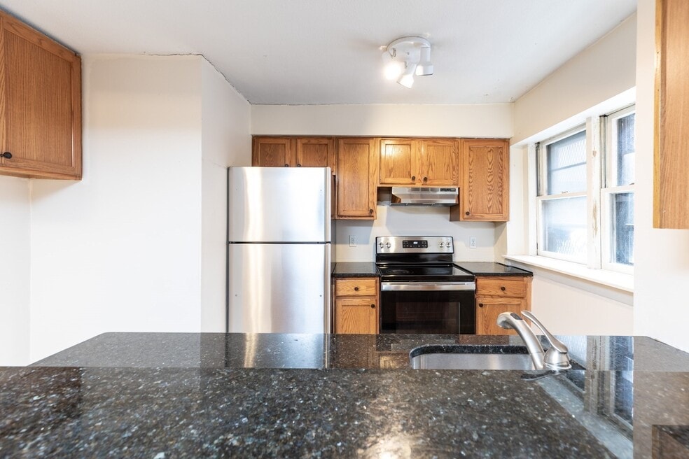 17 Cumberland St unit B, Boston, MA 02115 - photo 1