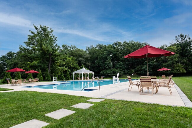Carlton Apartments, Ewing, NJ 08618 - photo 2