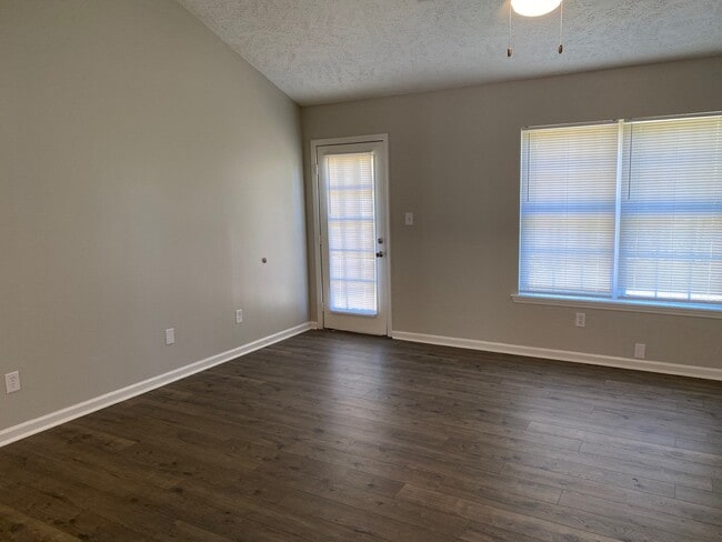 189 Middle School Rd, Jackson, TN 38305 - photo 6