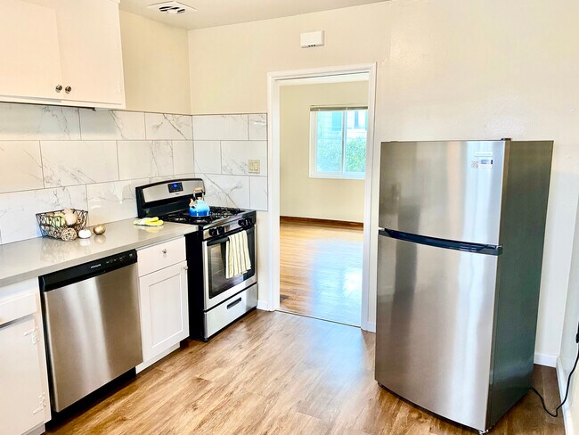 1116 Stannage Ave unit A, Albany, CA 94706 - photo 4